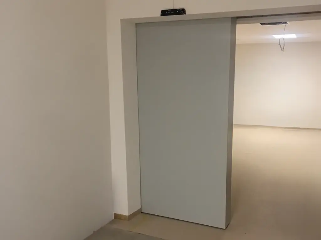 Strahlenschutztor - eingebaut im UK Bonn